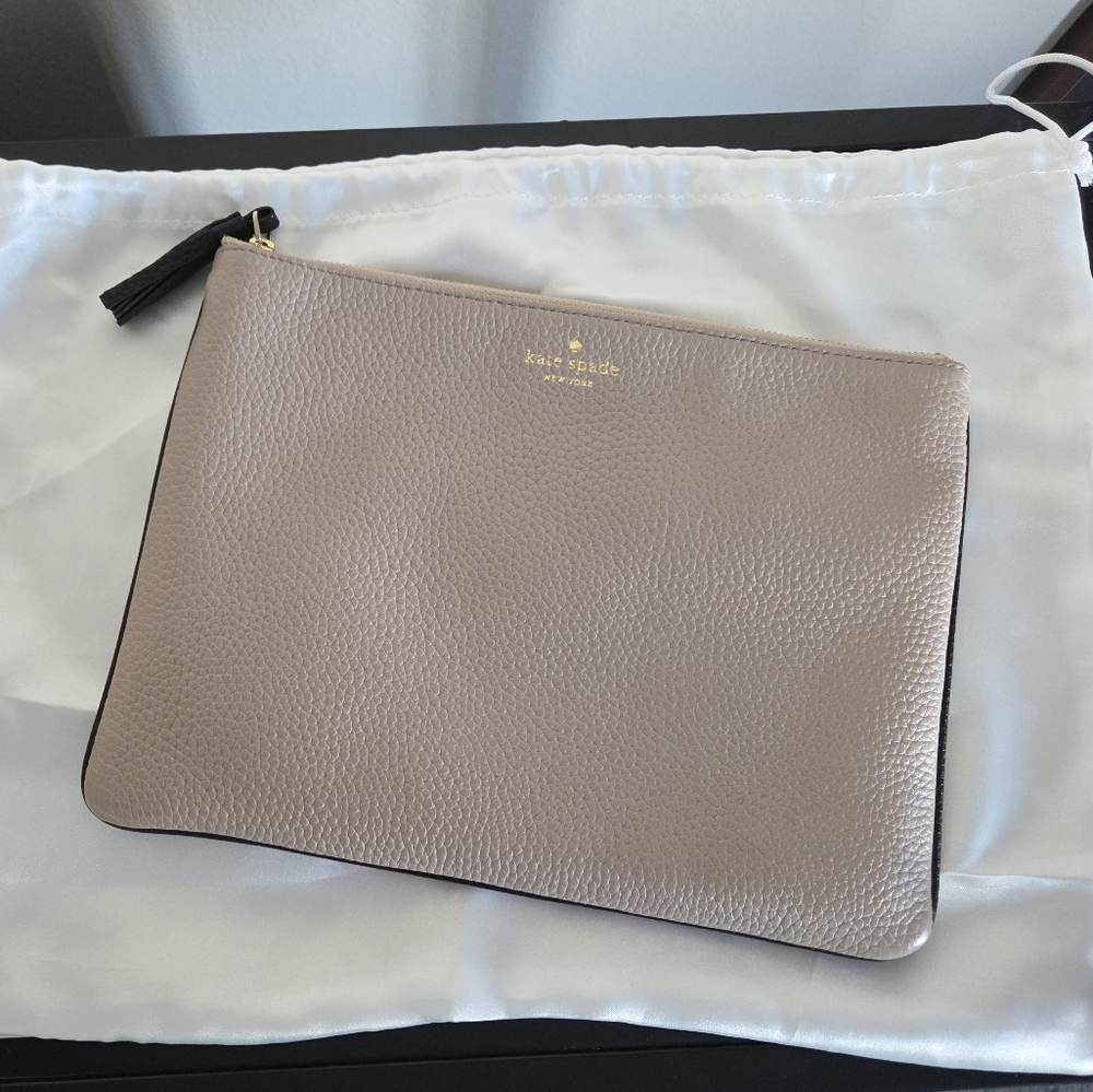 NWT Kate Spade Pebbled Leather Clutch With Tassle